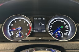 musta Volkswagen Golf 2016 kuva 17.