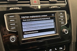 musta Volkswagen Golf 2016 kuva 22.