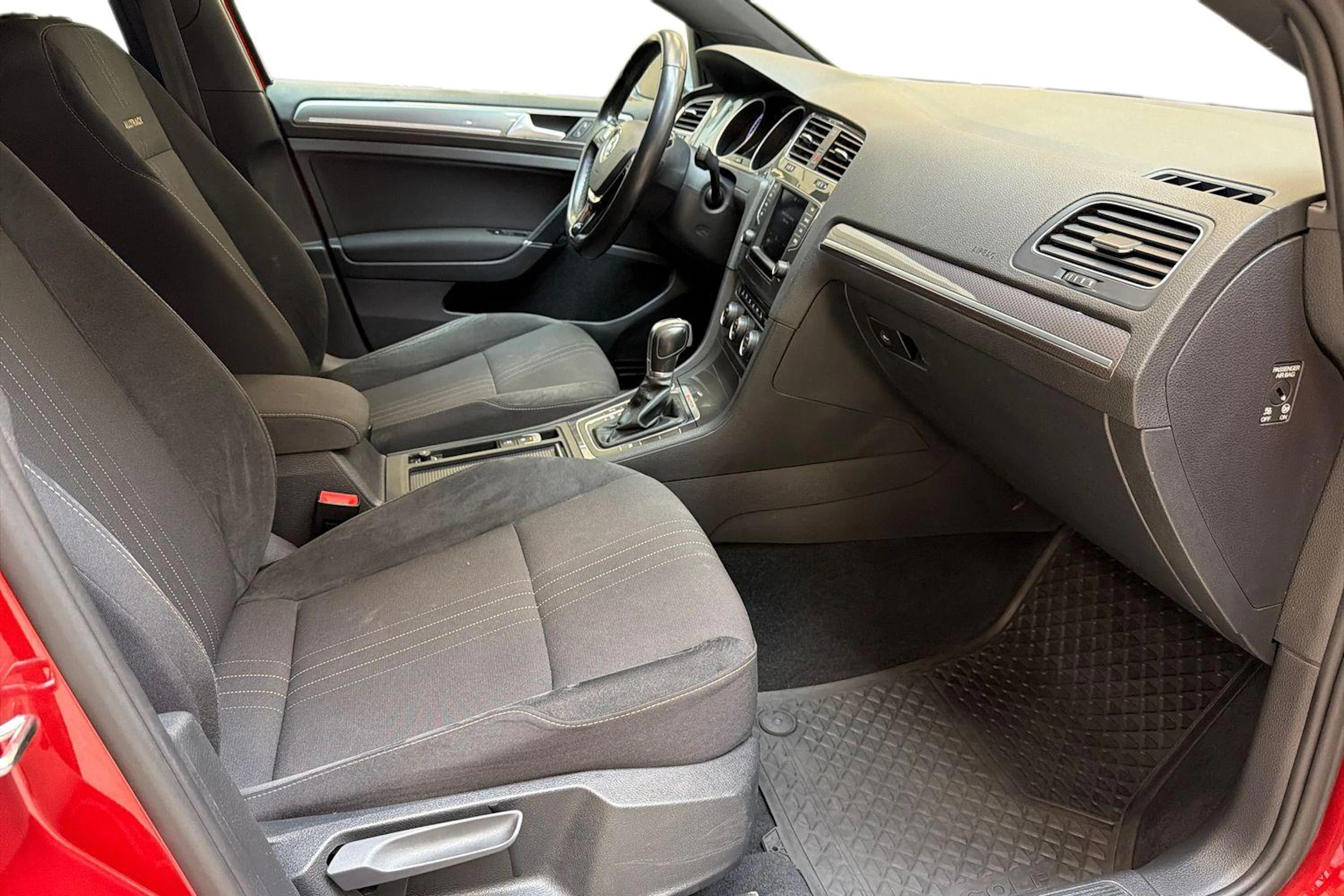 punainen Volkswagen Golf 2016 kuva 8.