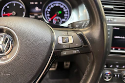punainen Volkswagen Golf 2016 kuva 13.