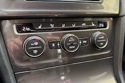 punainen Volkswagen Golf 2016 kuva 19.
