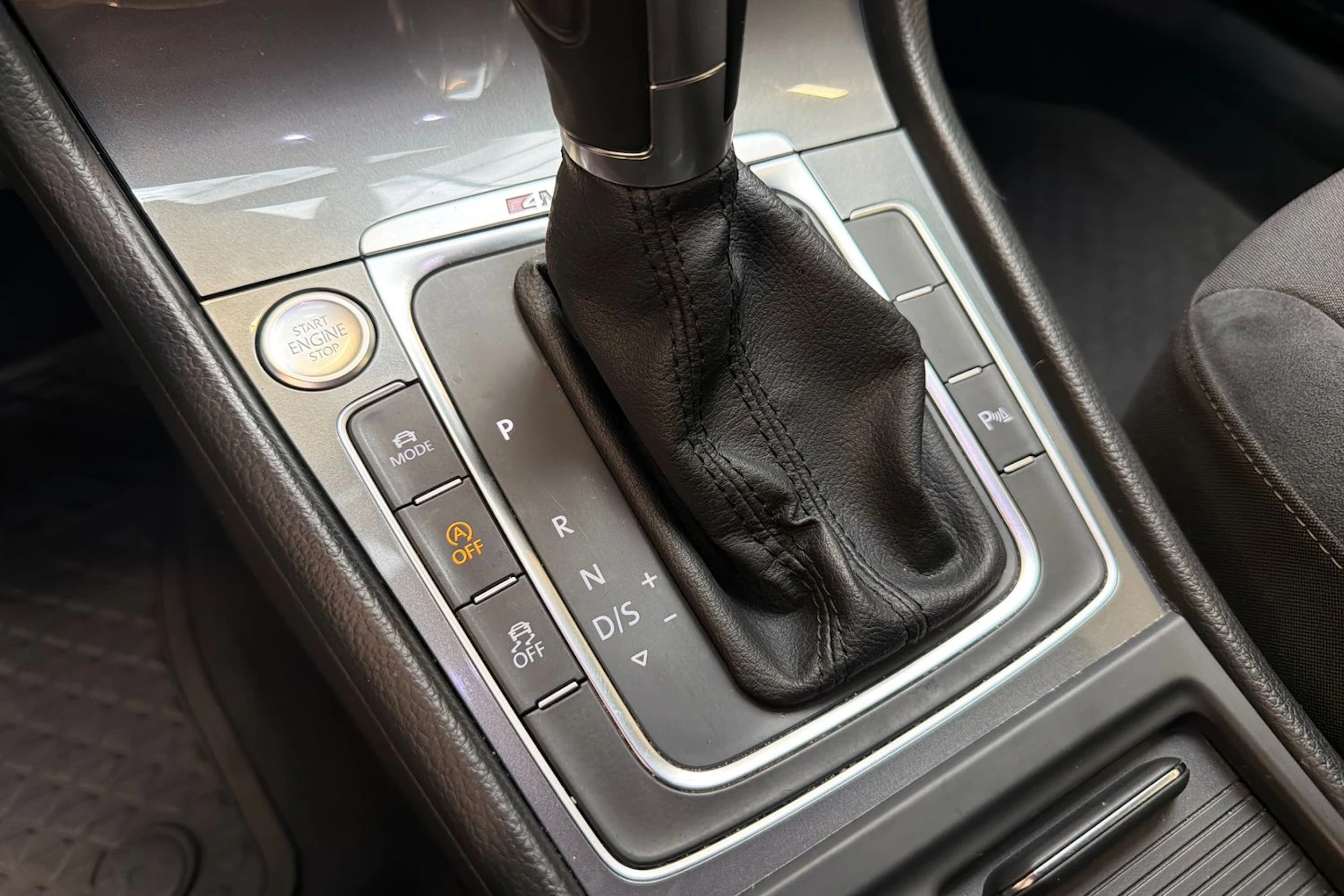 punainen Volkswagen Golf 2016 kuva 20.