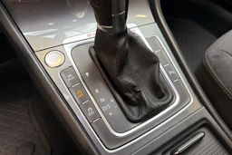 punainen Volkswagen Golf 2016 kuva 20.