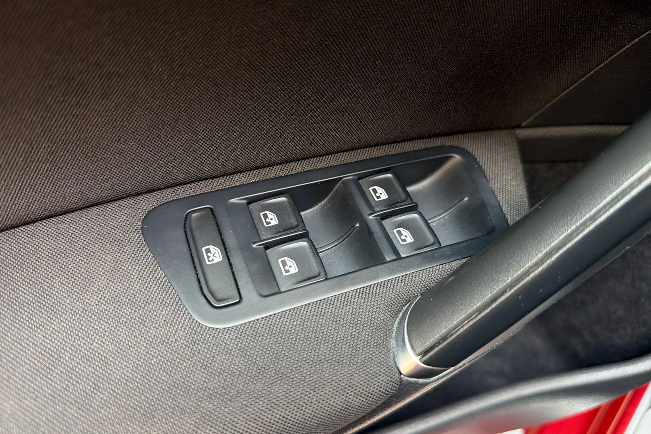 punainen Volkswagen Golf 2016 kuva 23.