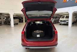 punainen Volkswagen Golf 2016 kuva 27.