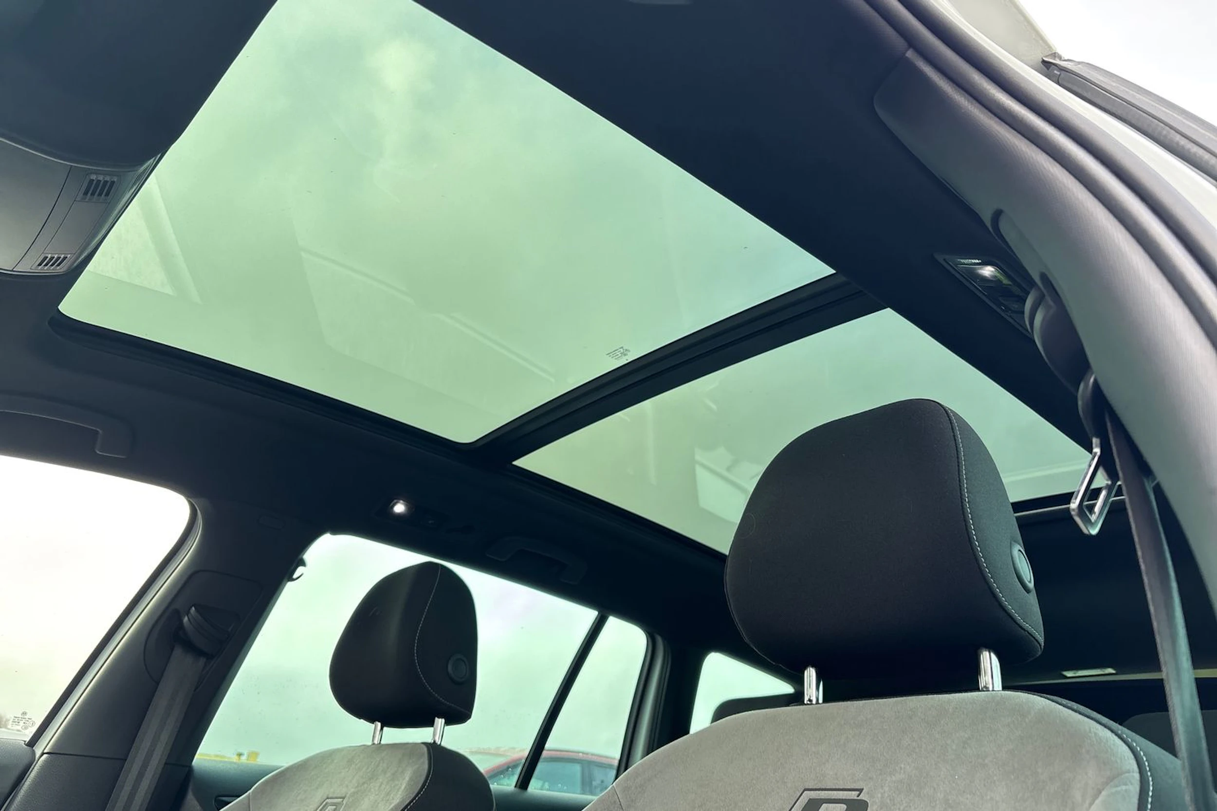 valkoinen Volkswagen Golf 2016 kuva 4.
