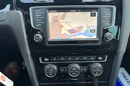 valkoinen Volkswagen Golf 2016 kuva 10.