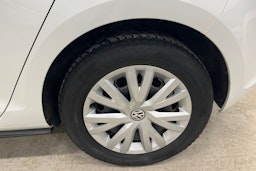 valkoinen Volkswagen Golf 2016 kuva 16.