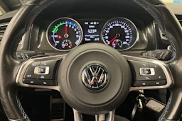 valkoinen Volkswagen Golf 2016 kuva 20.