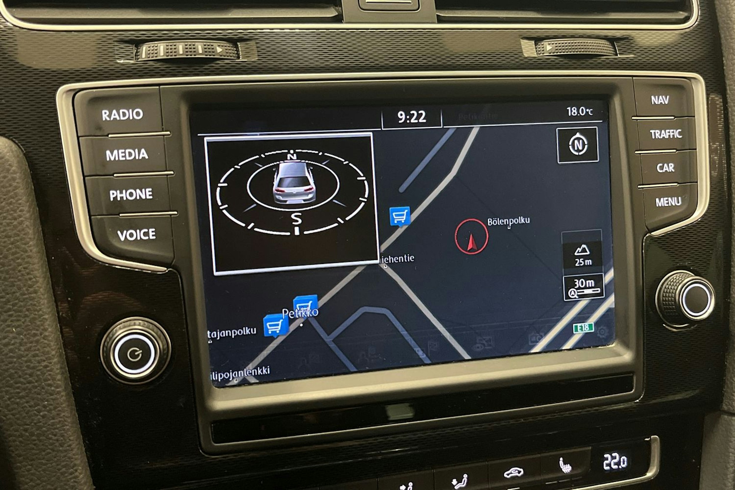 valkoinen Volkswagen Golf 2016 kuva 23.