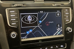 valkoinen Volkswagen Golf 2016 kuva 23.