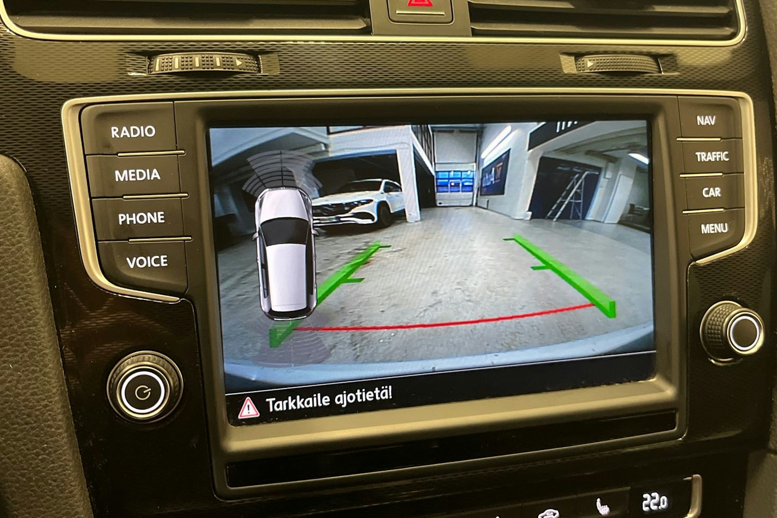 valkoinen Volkswagen Golf 2016 kuva 24.