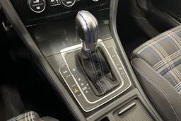 valkoinen Volkswagen Golf 2016 kuva 26.