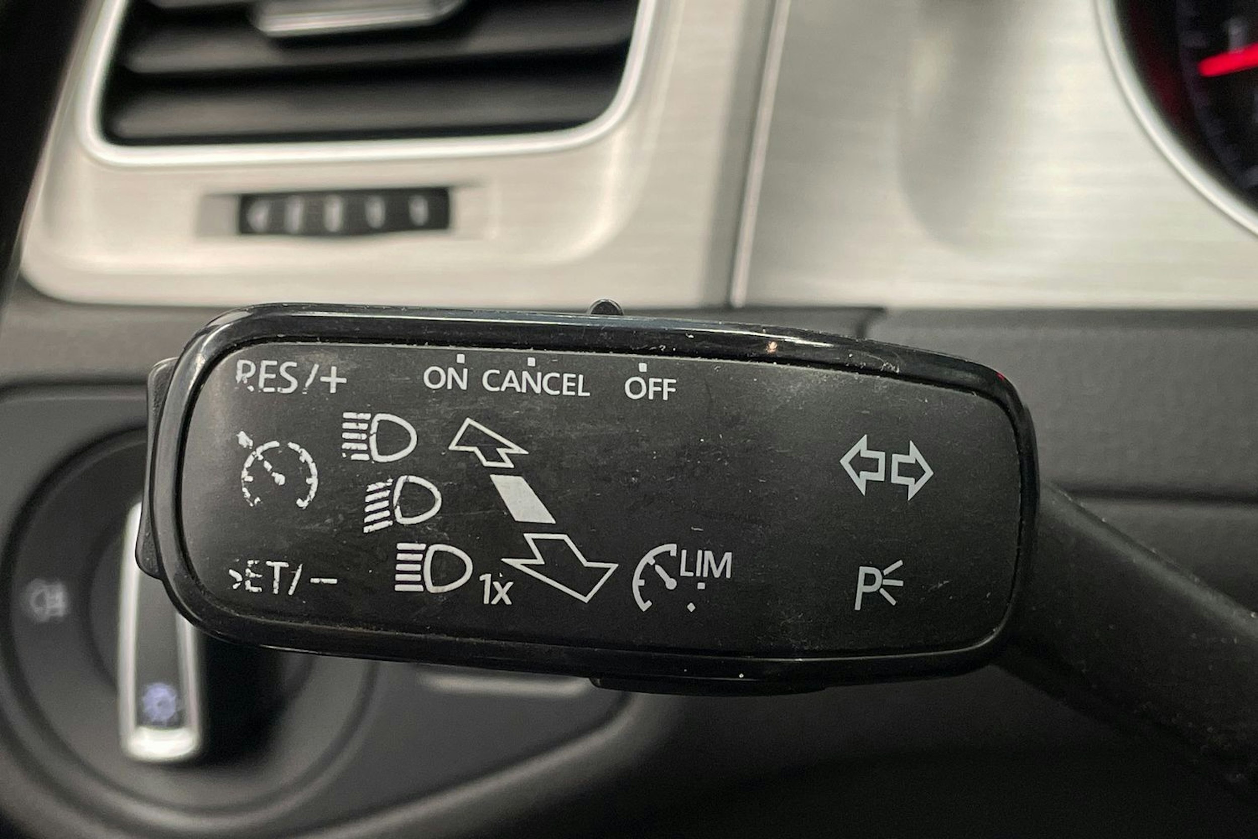 Harmaa Volkswagen GOLF 2016 kuva 17.