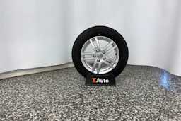 sininen Volkswagen Golf 2016 kuva 10.