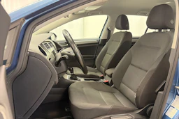 sininen Volkswagen Golf 2016 kuva 12.