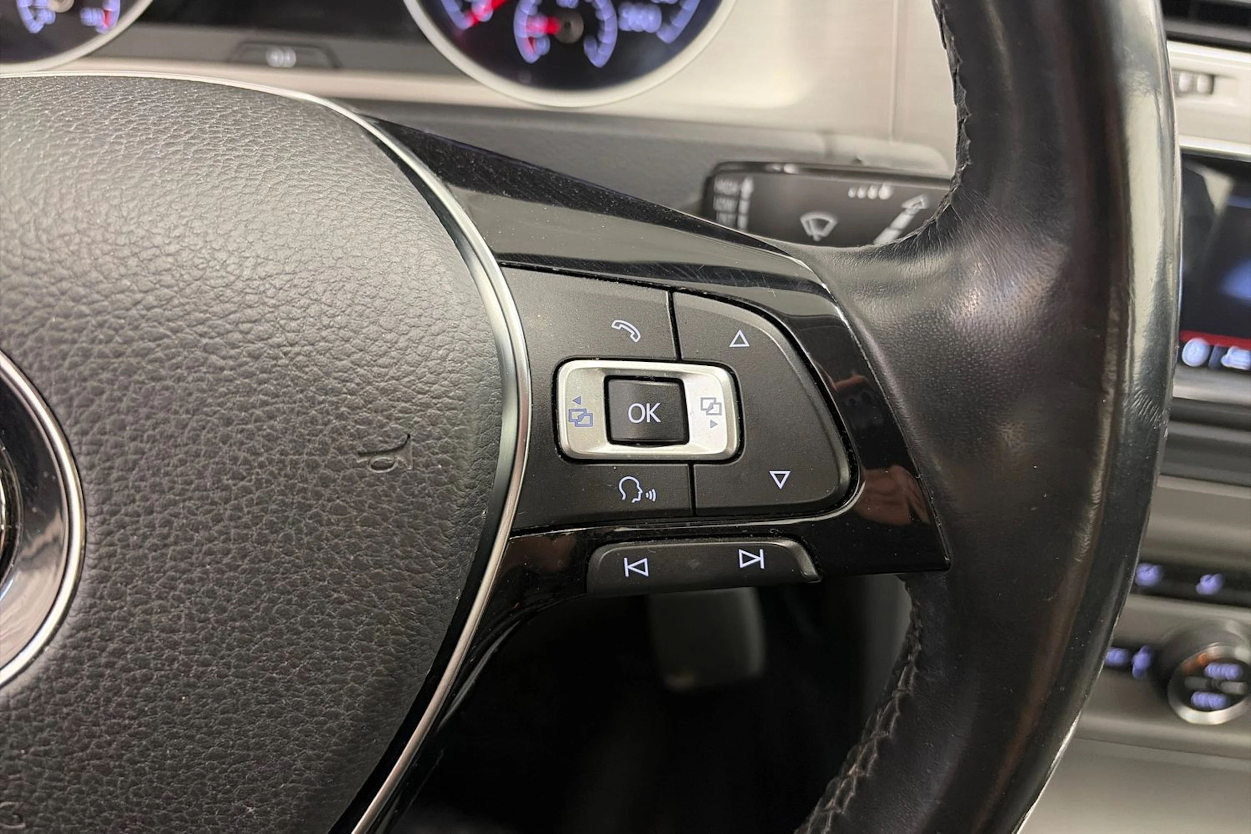 sininen Volkswagen Golf 2016 kuva 15.