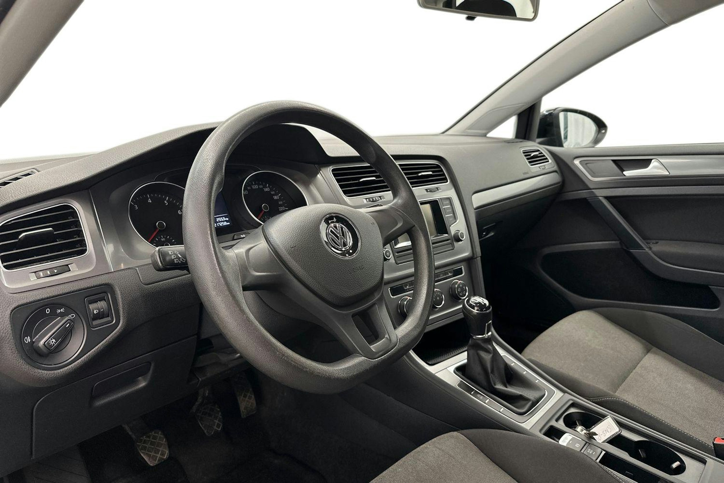 Musta Volkswagen GOLF 2016 kuva 7.