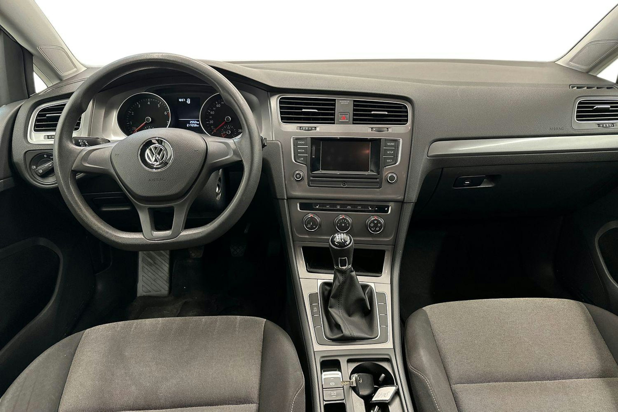 Musta Volkswagen GOLF 2016 kuva 9.