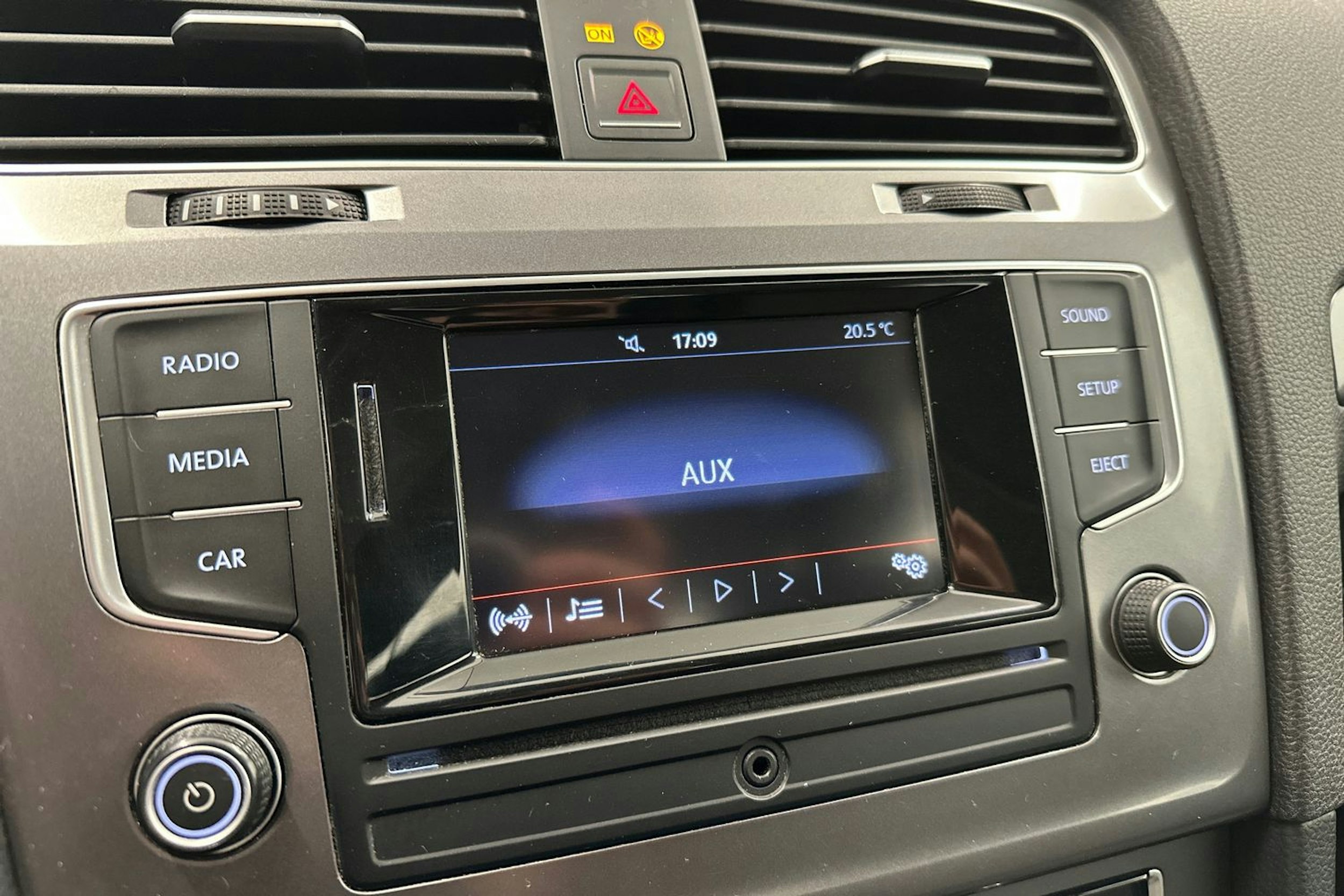 Musta Volkswagen GOLF 2016 kuva 14.