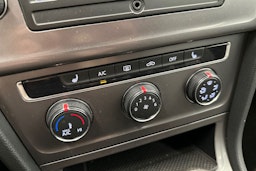 Musta Volkswagen GOLF 2016 kuva 15.