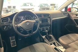 punainen Volkswagen Golf 2016 kuva 7.