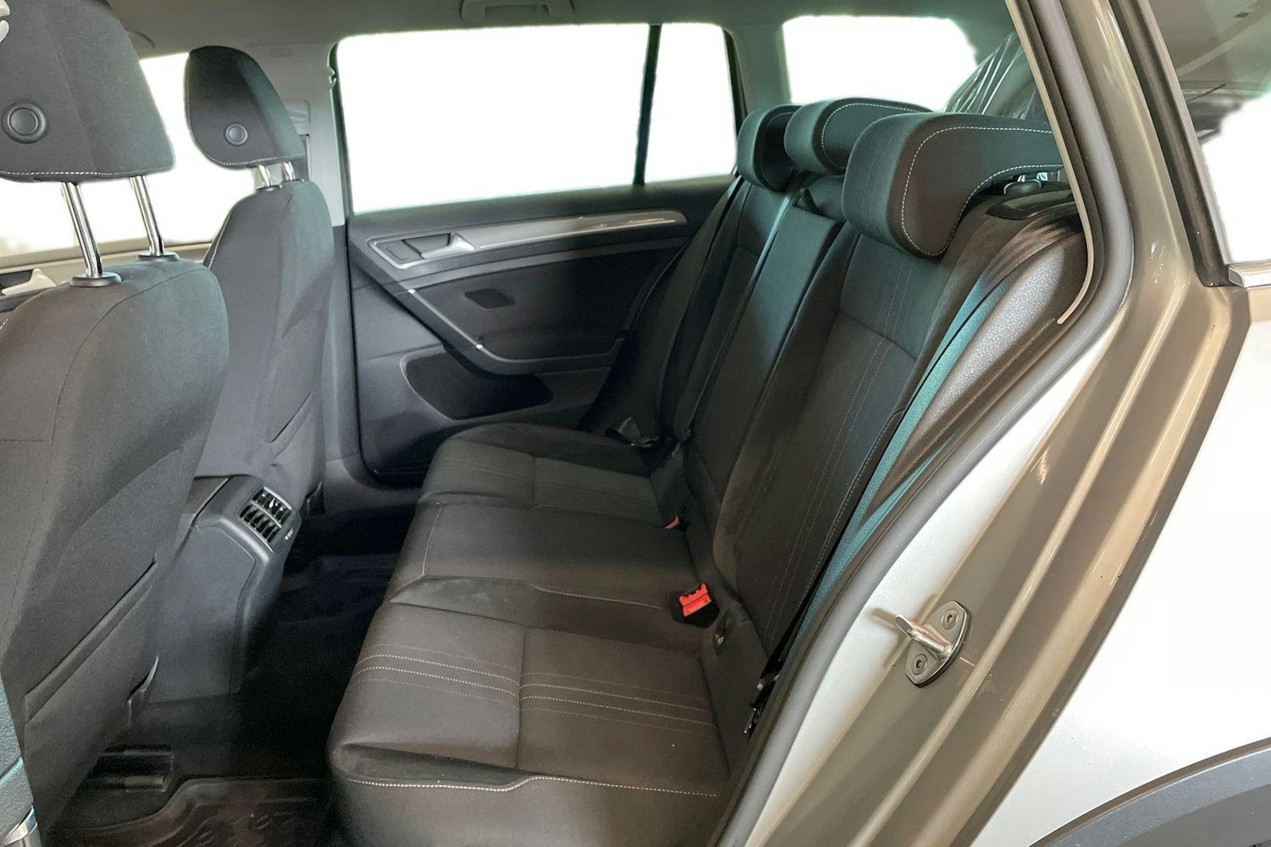 harmaa Volkswagen Golf 2016 kuva 10.