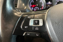 harmaa Volkswagen Golf 2016 kuva 16.