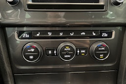 harmaa Volkswagen Golf 2016 kuva 27.
