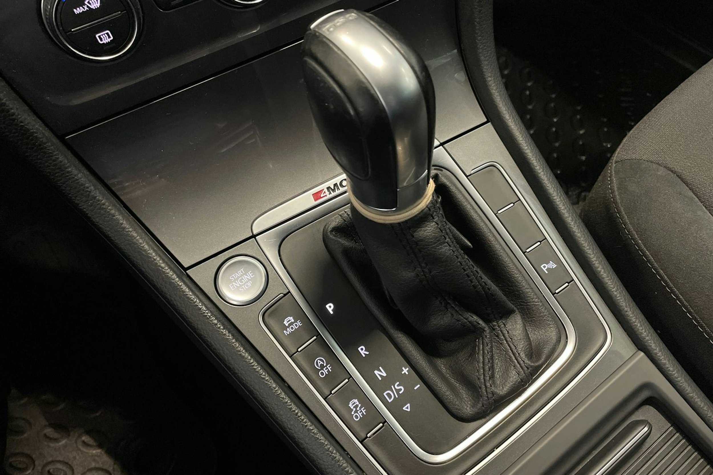 harmaa Volkswagen Golf 2016 kuva 28.