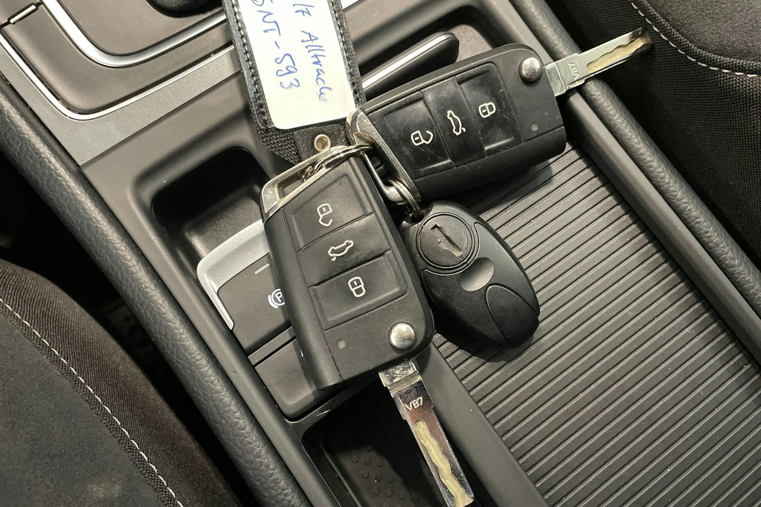 harmaa Volkswagen Golf 2016 kuva 30.