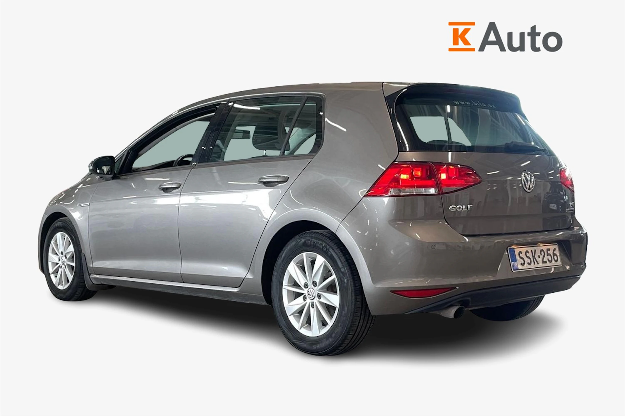 harmaa Volkswagen Golf 2016 kuva 3.