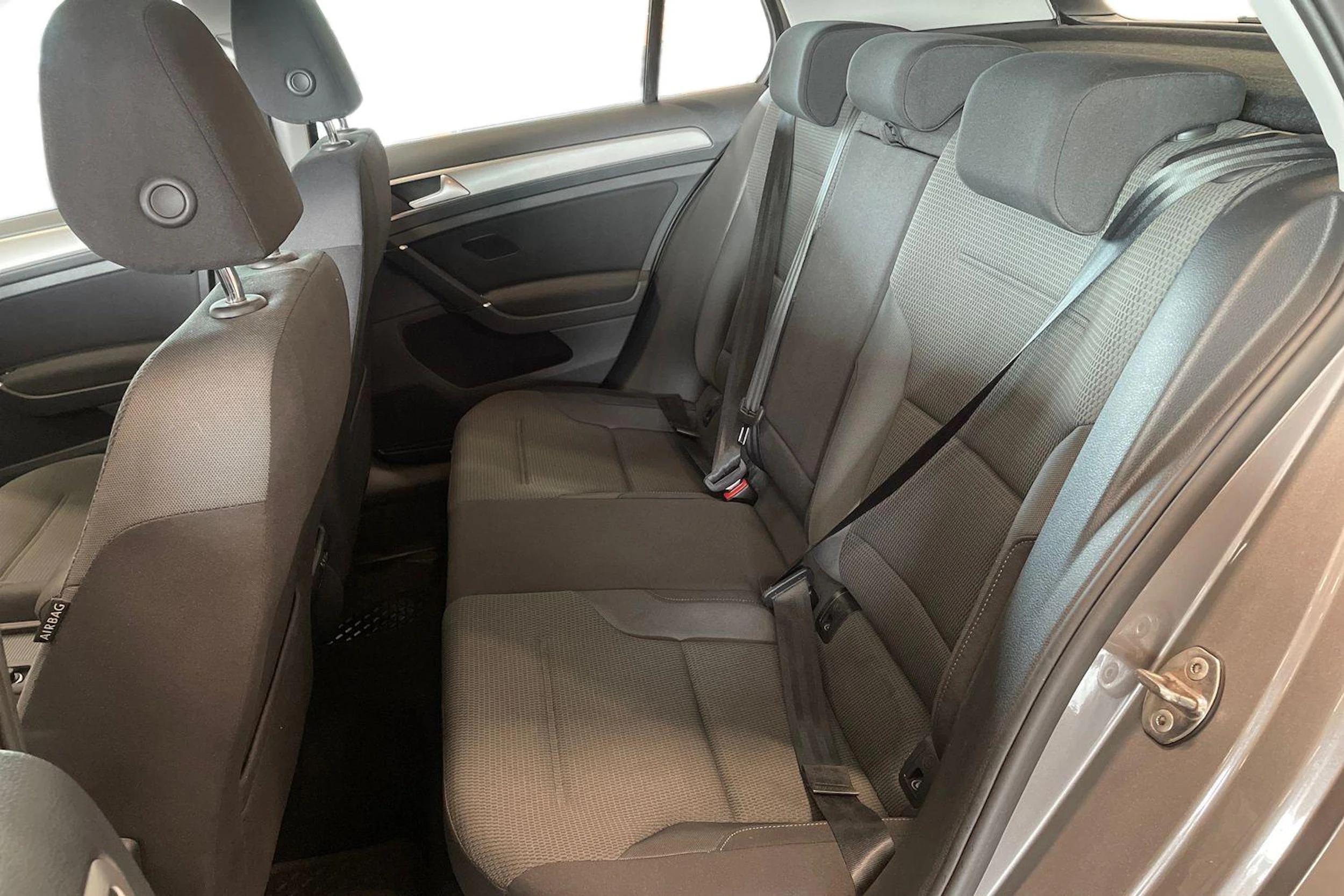 harmaa Volkswagen Golf 2016 kuva 11.