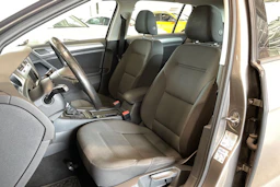 harmaa Volkswagen Golf 2016 kuva 28.