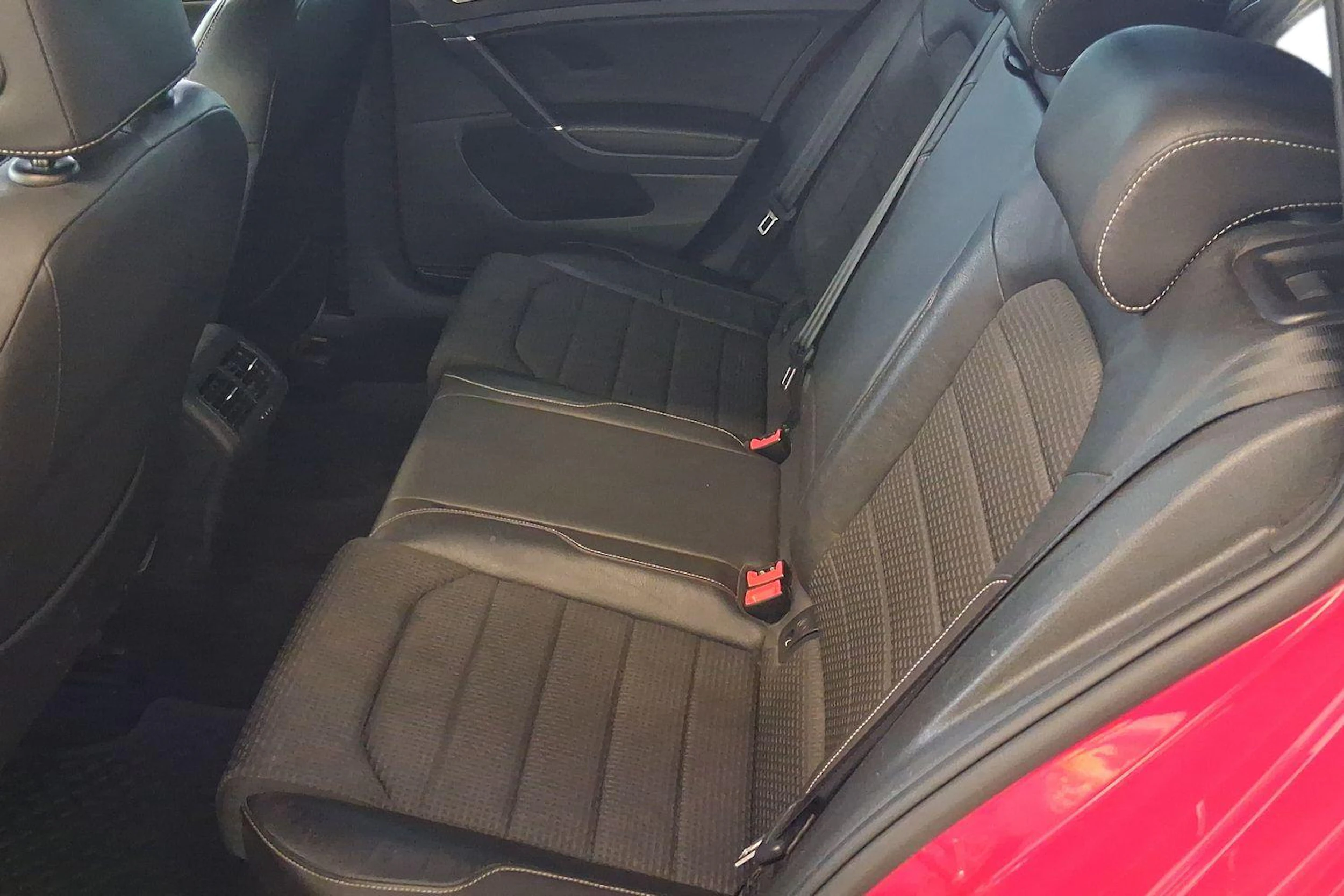 punainen Volkswagen Golf 2017 kuva 11.