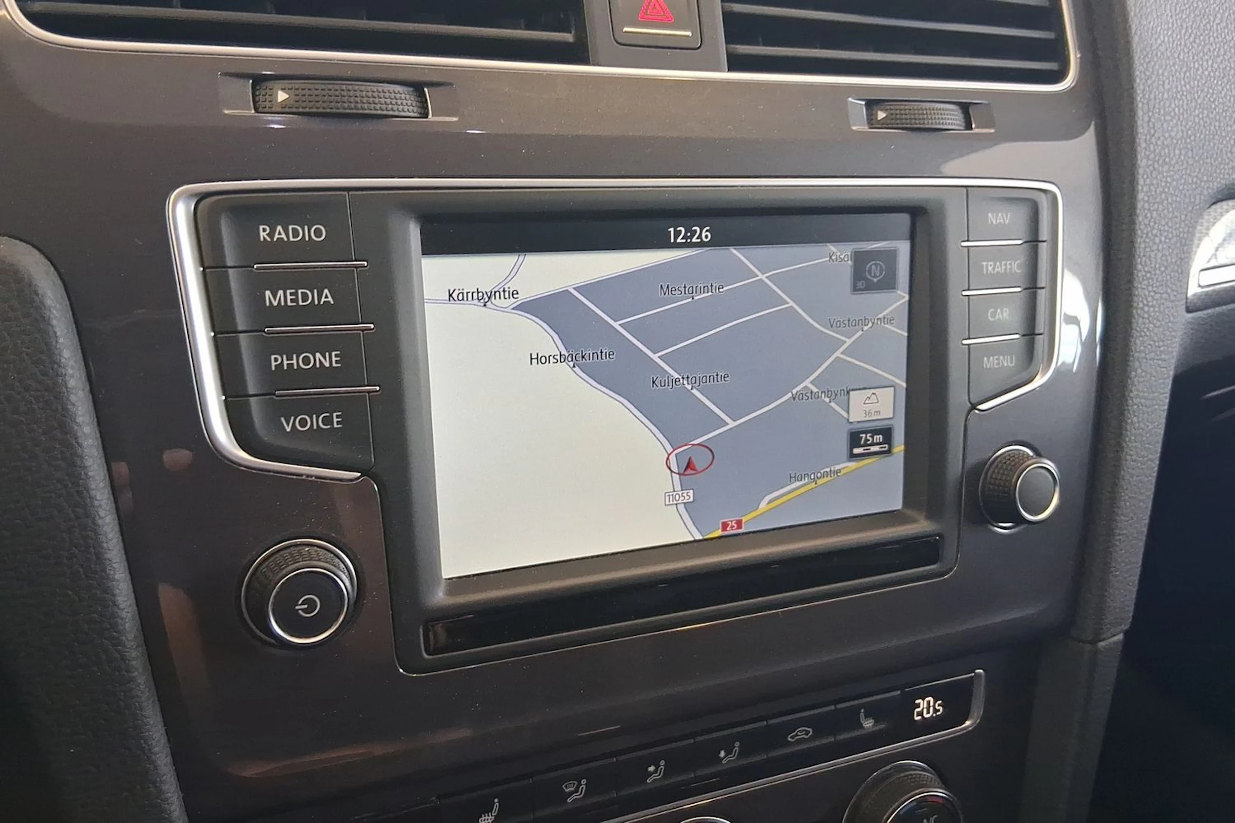 punainen Volkswagen Golf 2017 kuva 18.