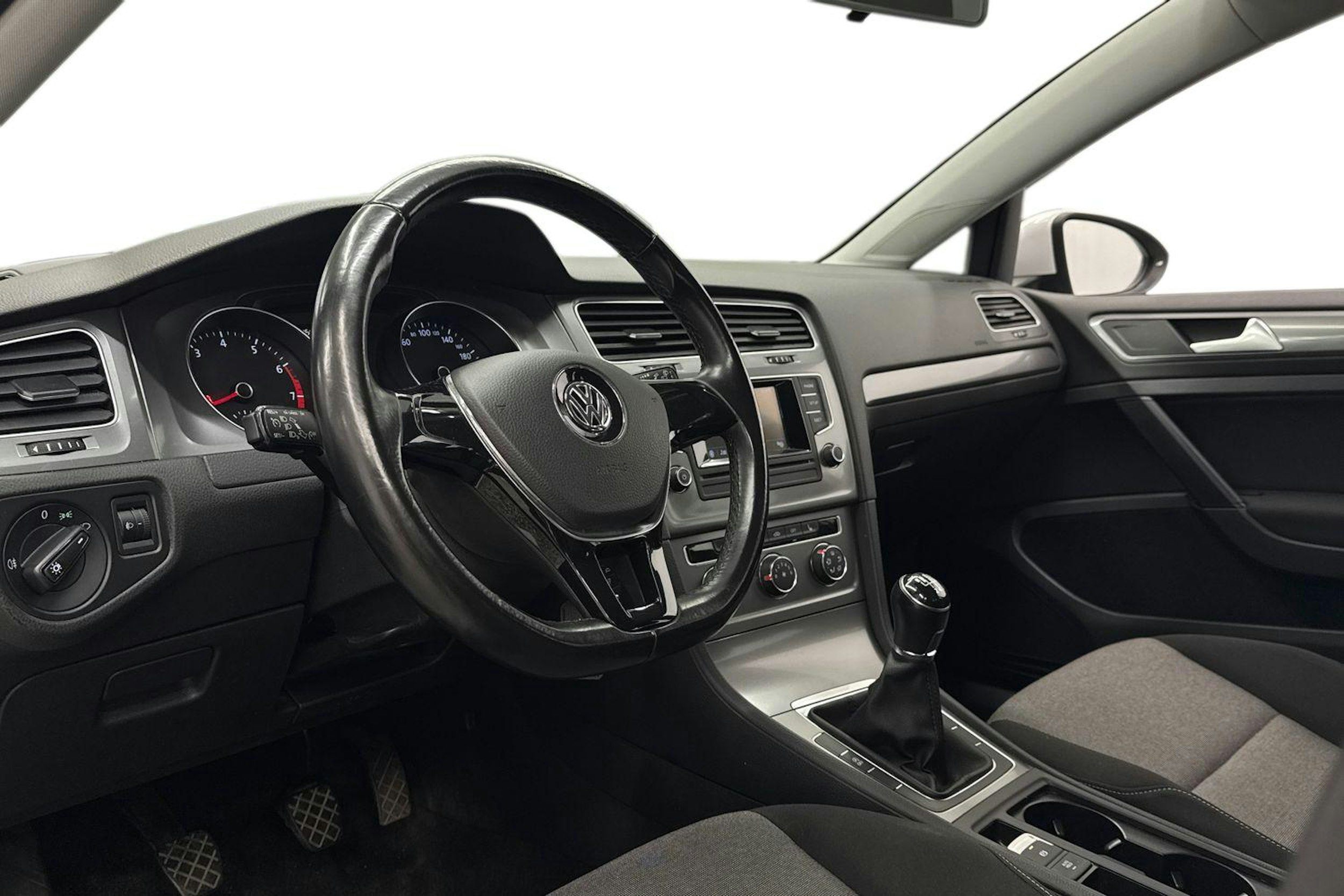 Valkoinen Volkswagen GOLF 2016 kuva 7.
