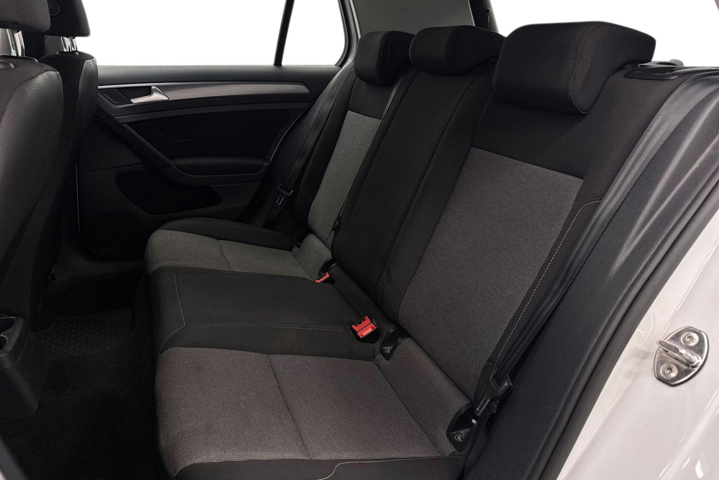 Valkoinen Volkswagen GOLF 2016 kuva 10.