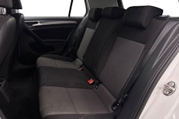 Valkoinen Volkswagen GOLF 2016 kuva 10.