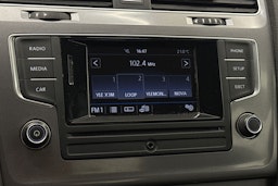 Valkoinen Volkswagen GOLF 2016 kuva 24.