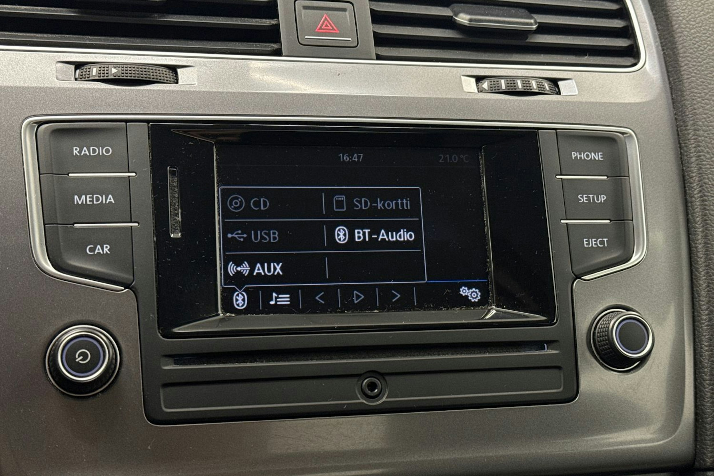 Valkoinen Volkswagen GOLF 2016 kuva 26.