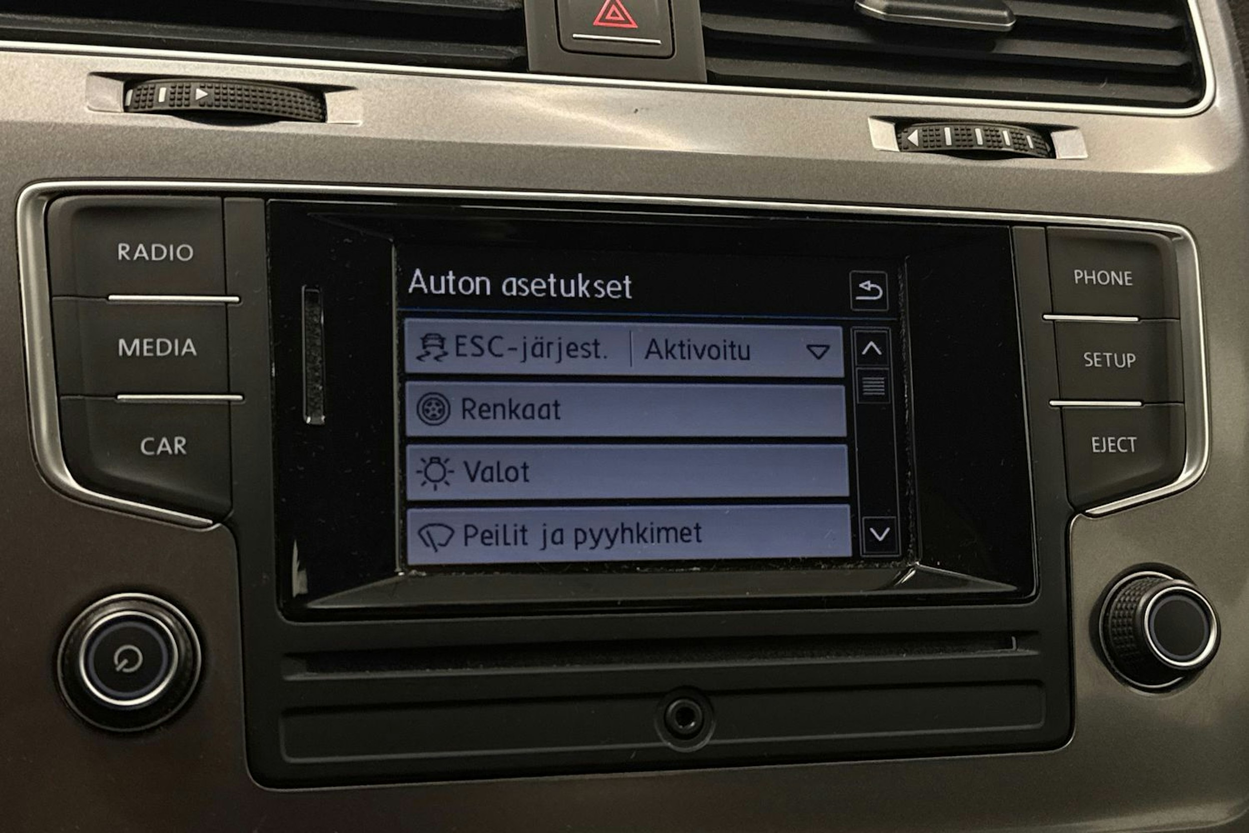 Valkoinen Volkswagen GOLF 2016 kuva 29.