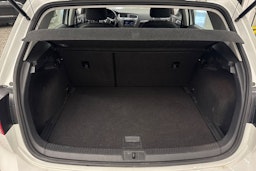 Valkoinen Volkswagen GOLF 2016 kuva 32.