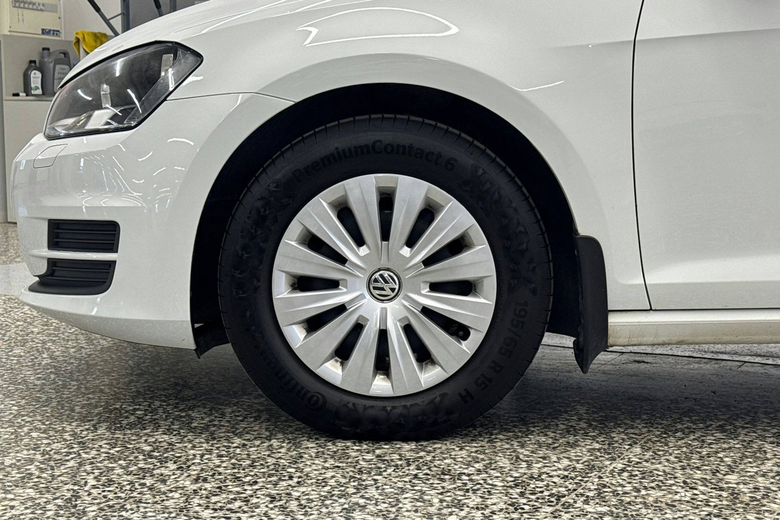 Valkoinen Volkswagen GOLF 2016 kuva 33.