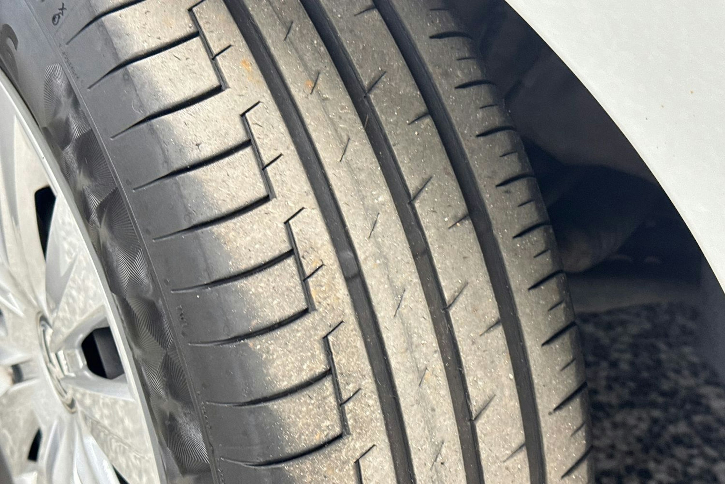 Valkoinen Volkswagen GOLF 2016 kuva 34.