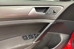 punainen Volkswagen Golf 2016 kuva 17.