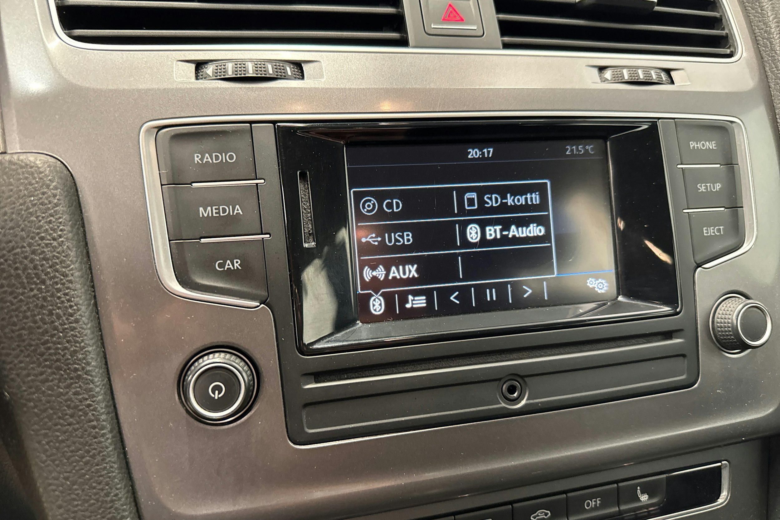 punainen Volkswagen Golf 2016 kuva 24.