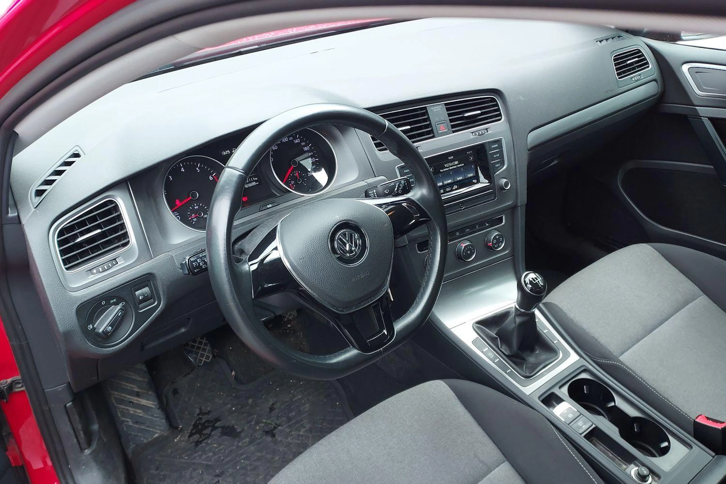punainen Volkswagen Golf 2016 kuva 3.