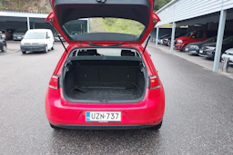 punainen Volkswagen Golf 2016 kuva 13.