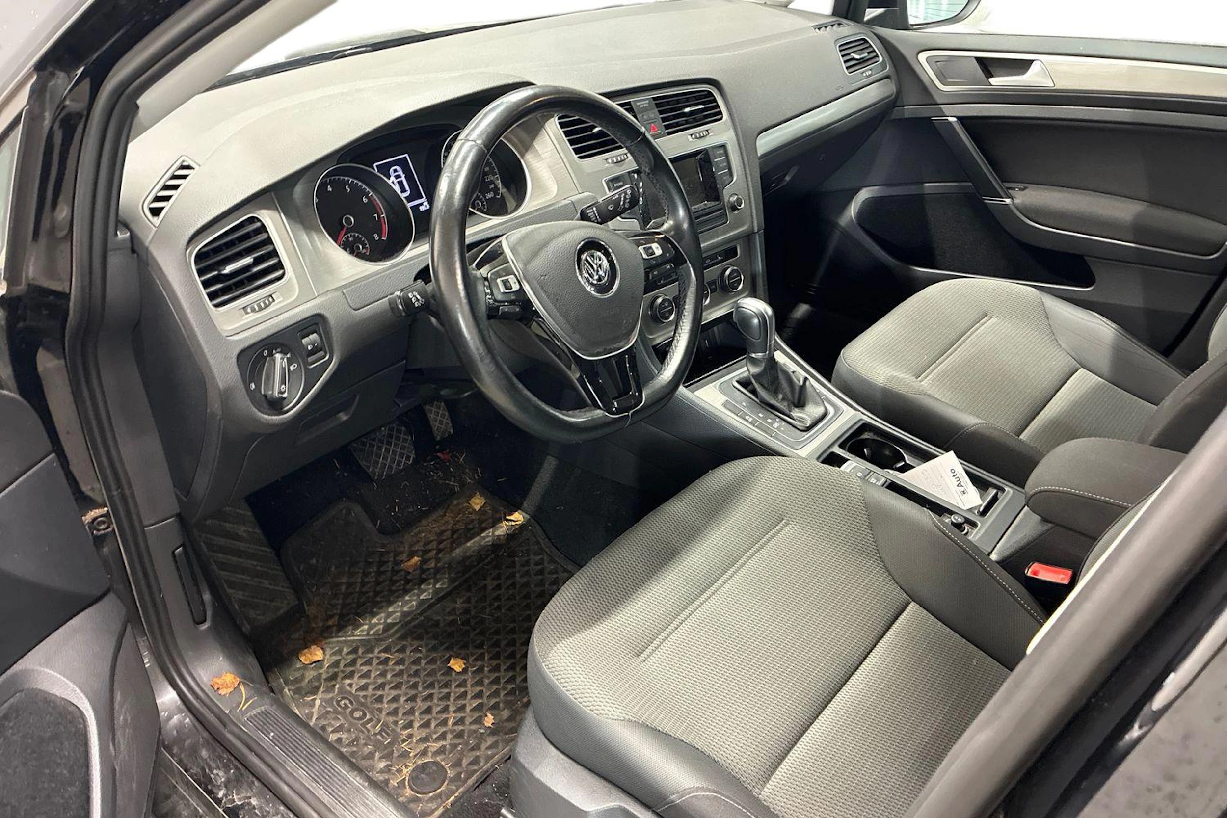 musta Volkswagen Golf 2016 kuva 3.